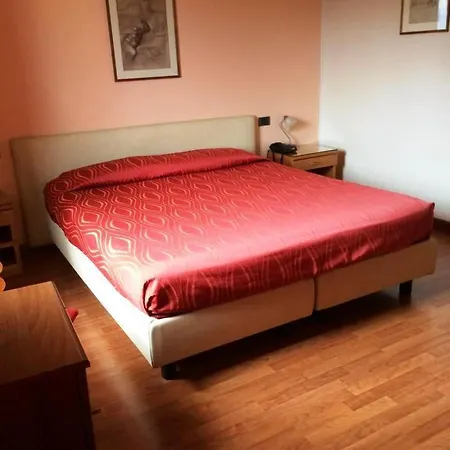 Parc Casa Mia מלון 3*